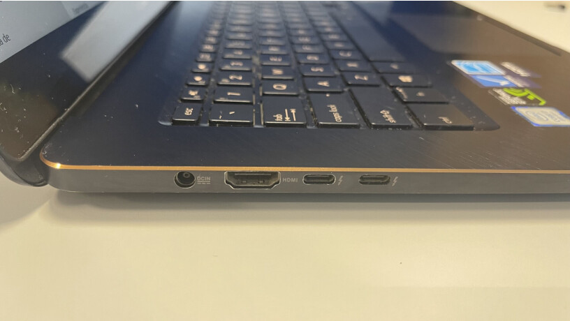 laptop-asus-zenbook-pro-15-ux550ge-big-3
